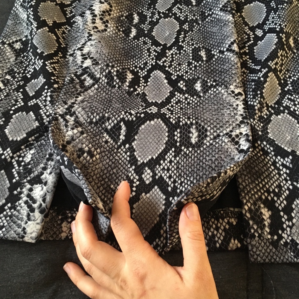 MK Snakeskin Zipper Pencil Skirt - Picture 7 of 7